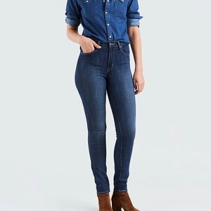Women’s Levi Jeans
